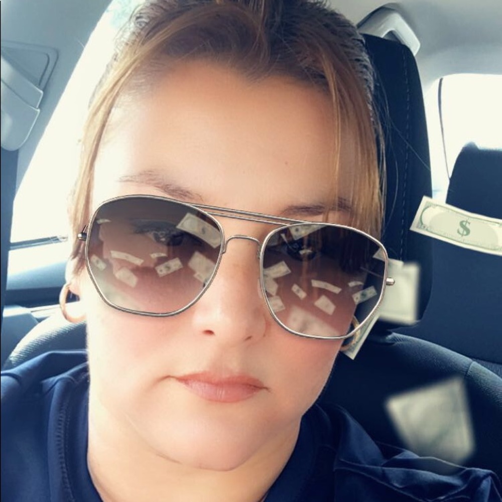 Meet your Posher, Marisol